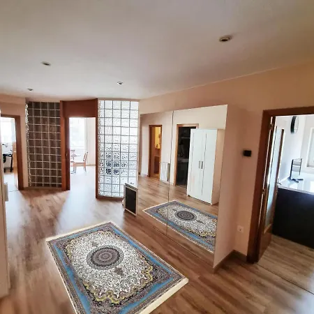Mayor Apartment *